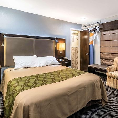 Econo Lodge Rutland City Near Hwy 7 מראה חיצוני תמונה