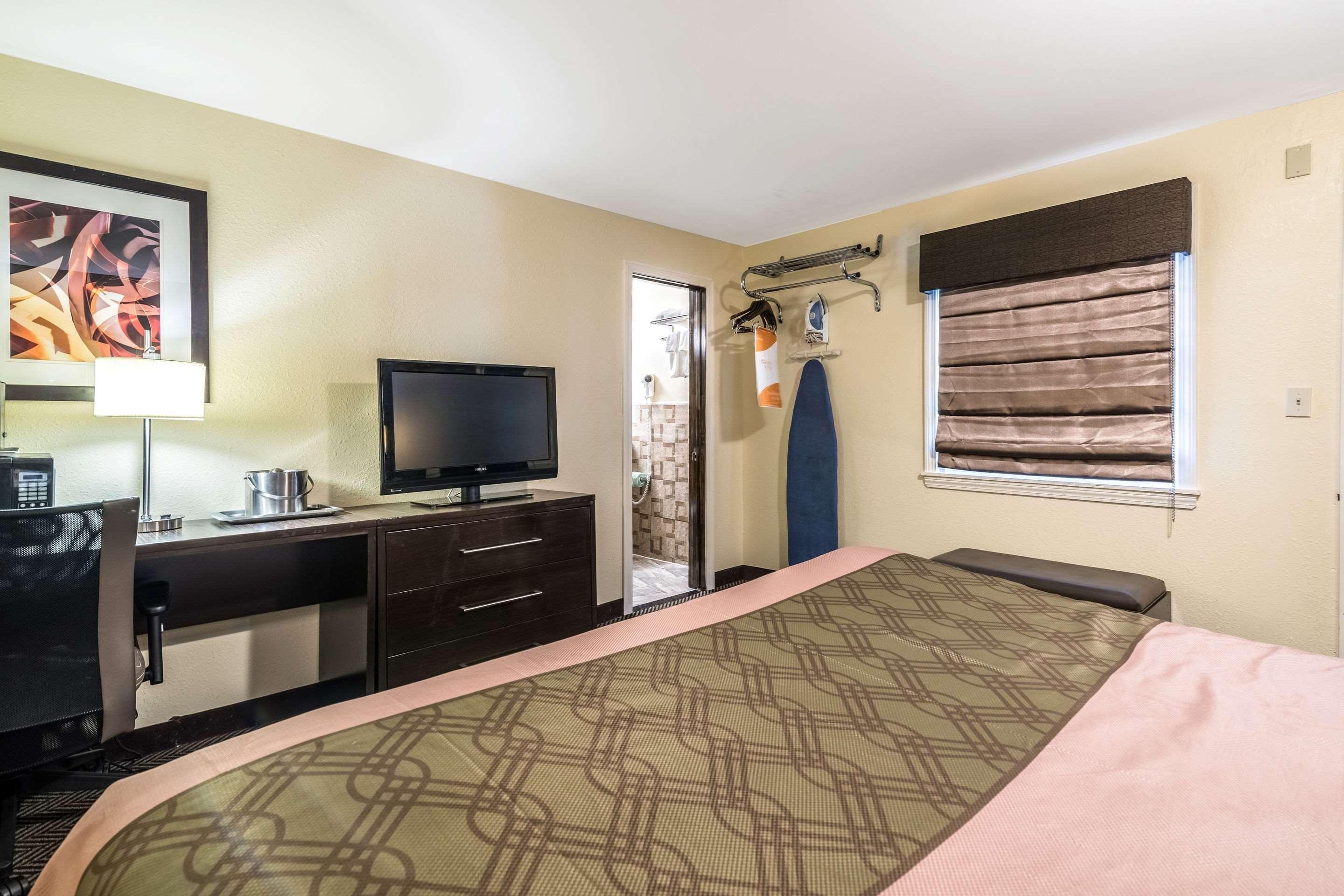 Econo Lodge Rutland City Near Hwy 7 מראה חיצוני תמונה