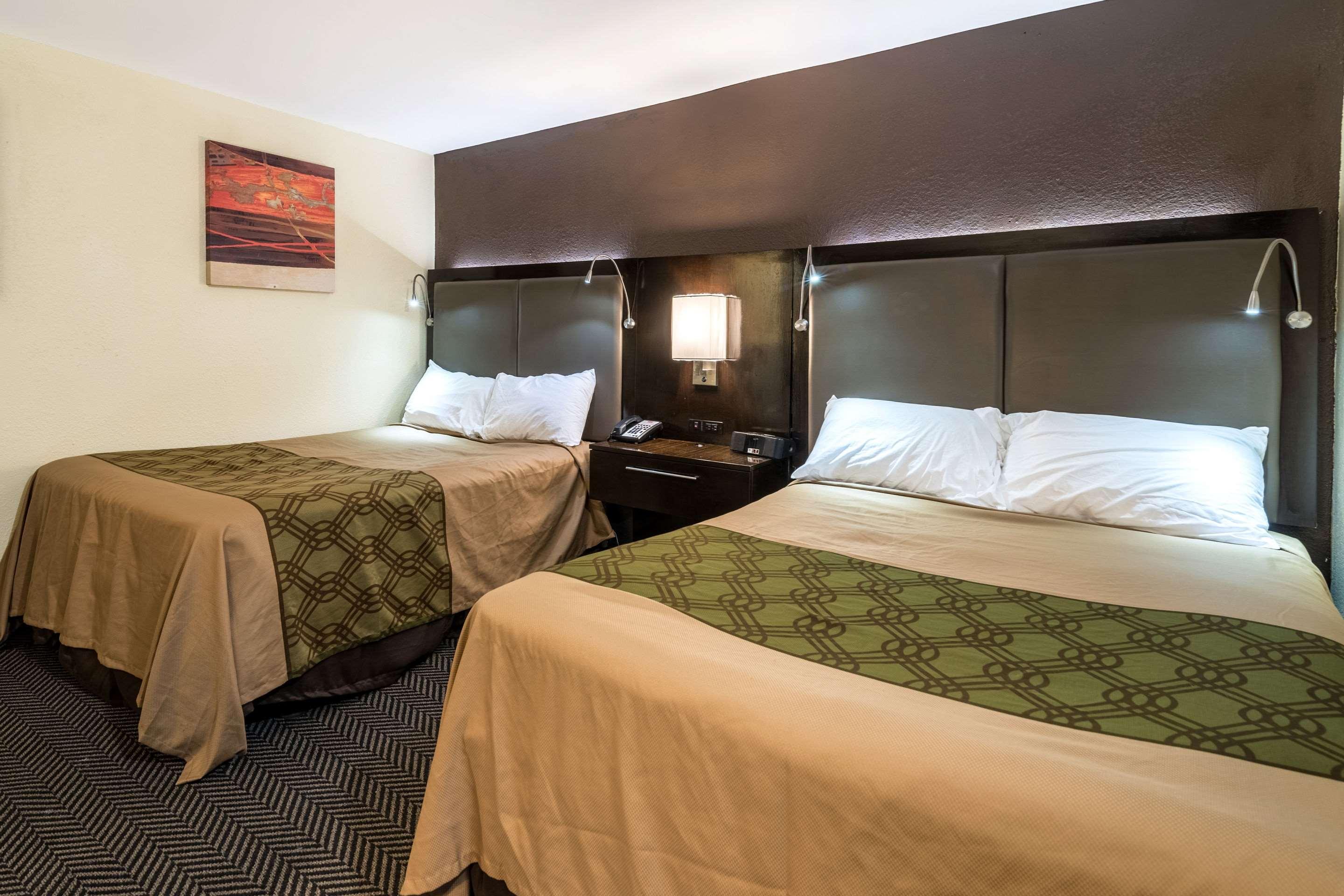 Econo Lodge Rutland City Near Hwy 7 מראה חיצוני תמונה
