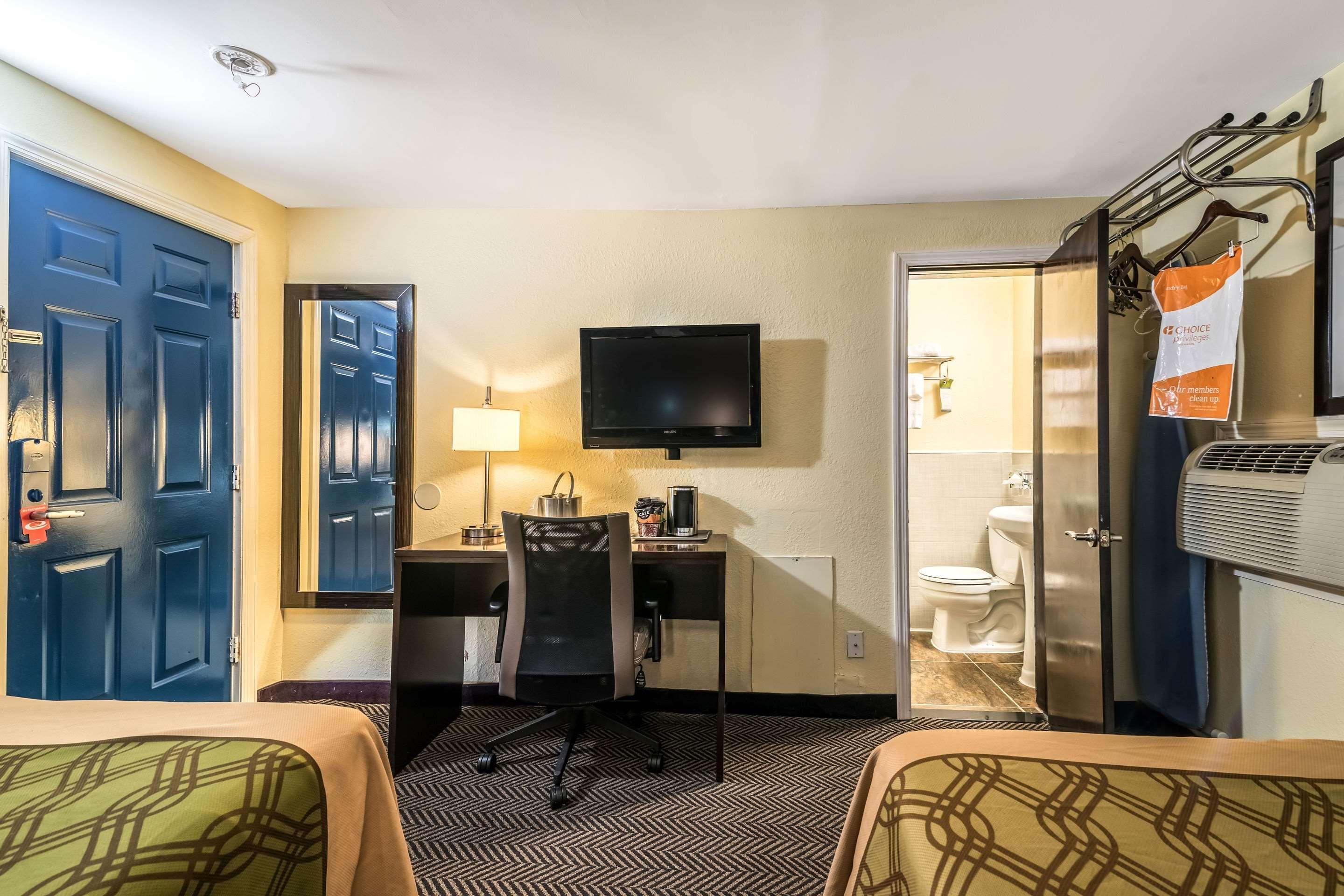 Econo Lodge Rutland City Near Hwy 7 מראה חיצוני תמונה