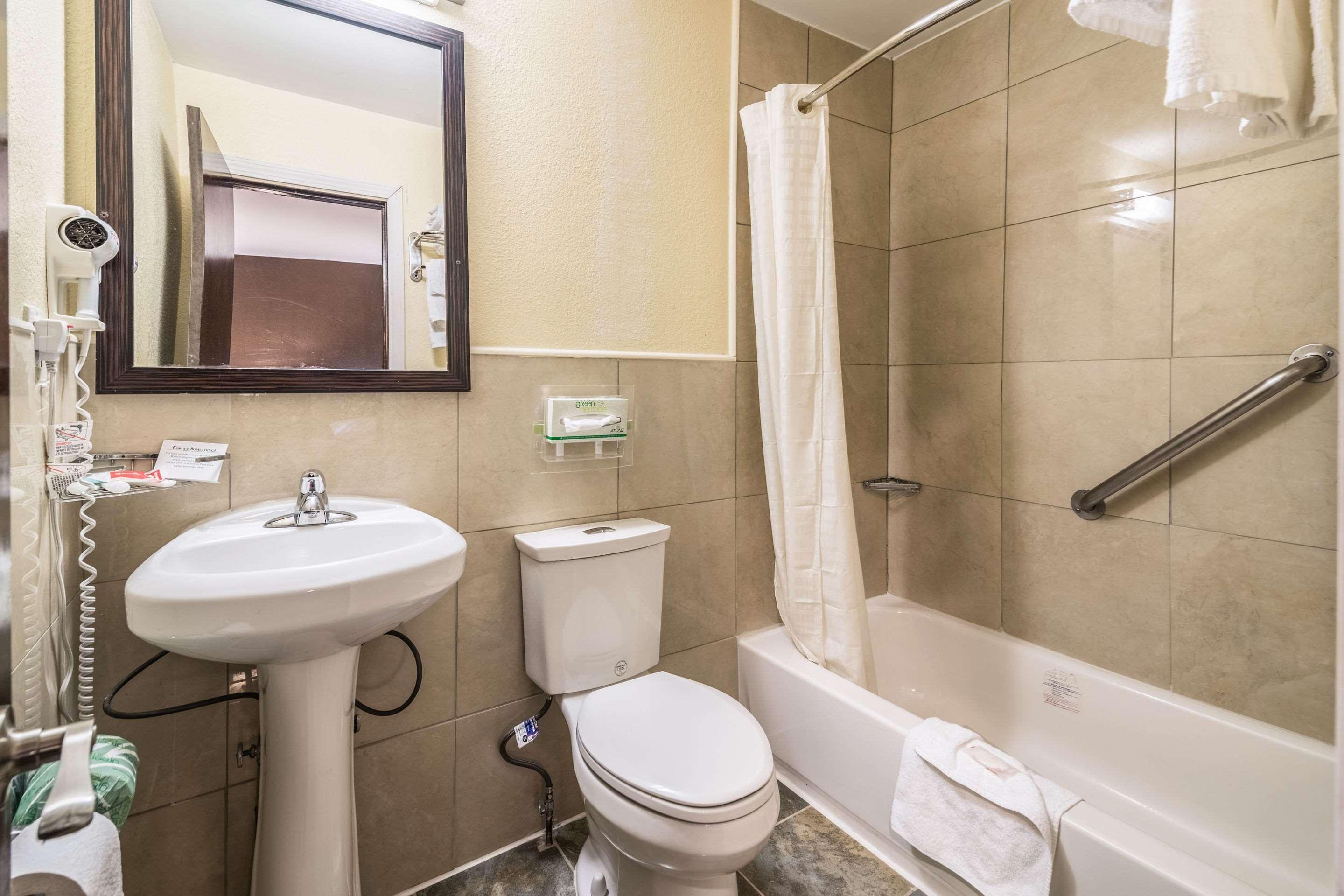 Econo Lodge Rutland City Near Hwy 7 מראה חיצוני תמונה